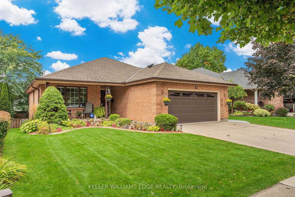 Photo of 8 Oakridge Boulevard, Pelham, ON L3E 0R7 (MLS # X12419459)