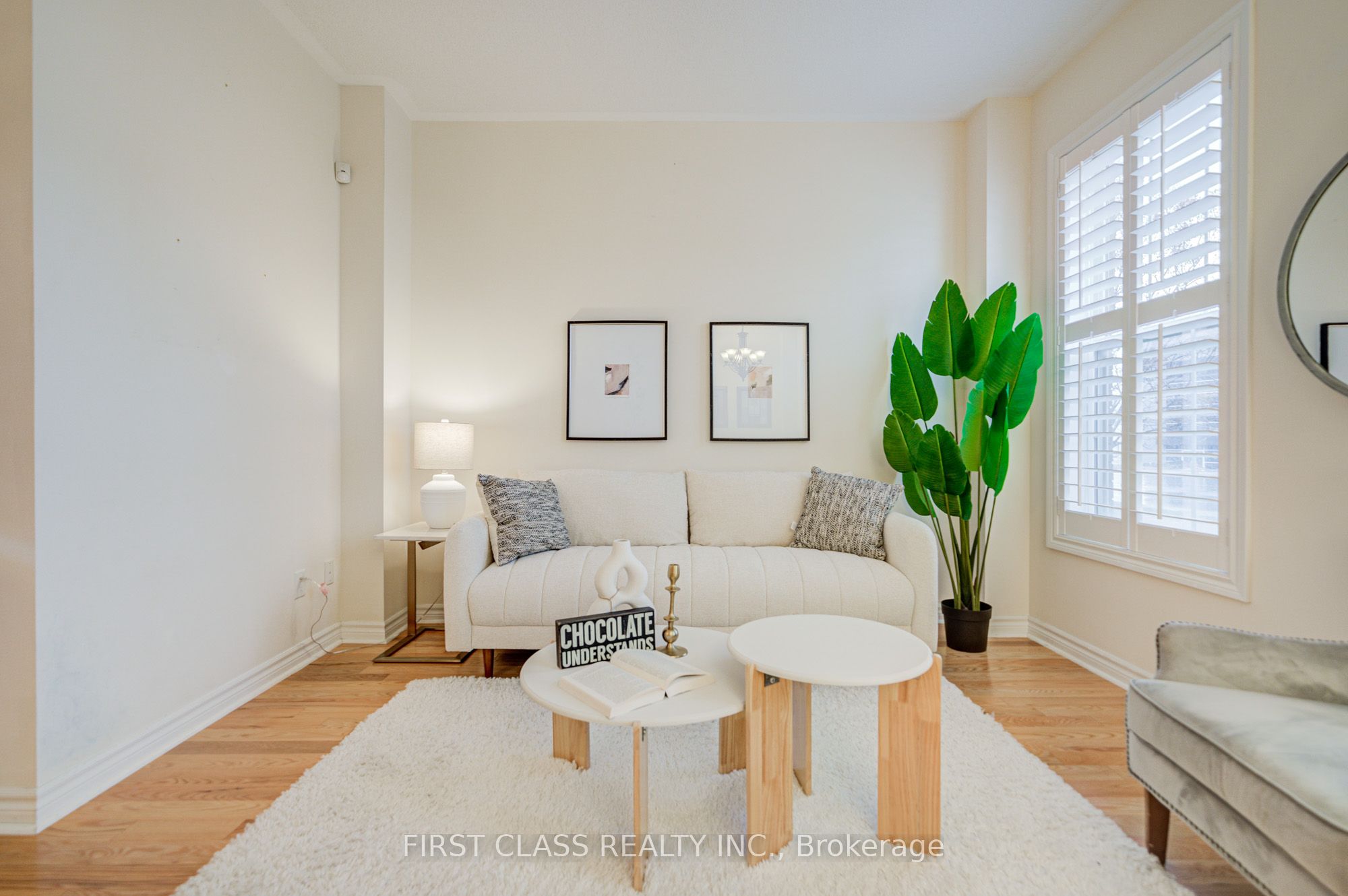 10501 Woodbine Avenue