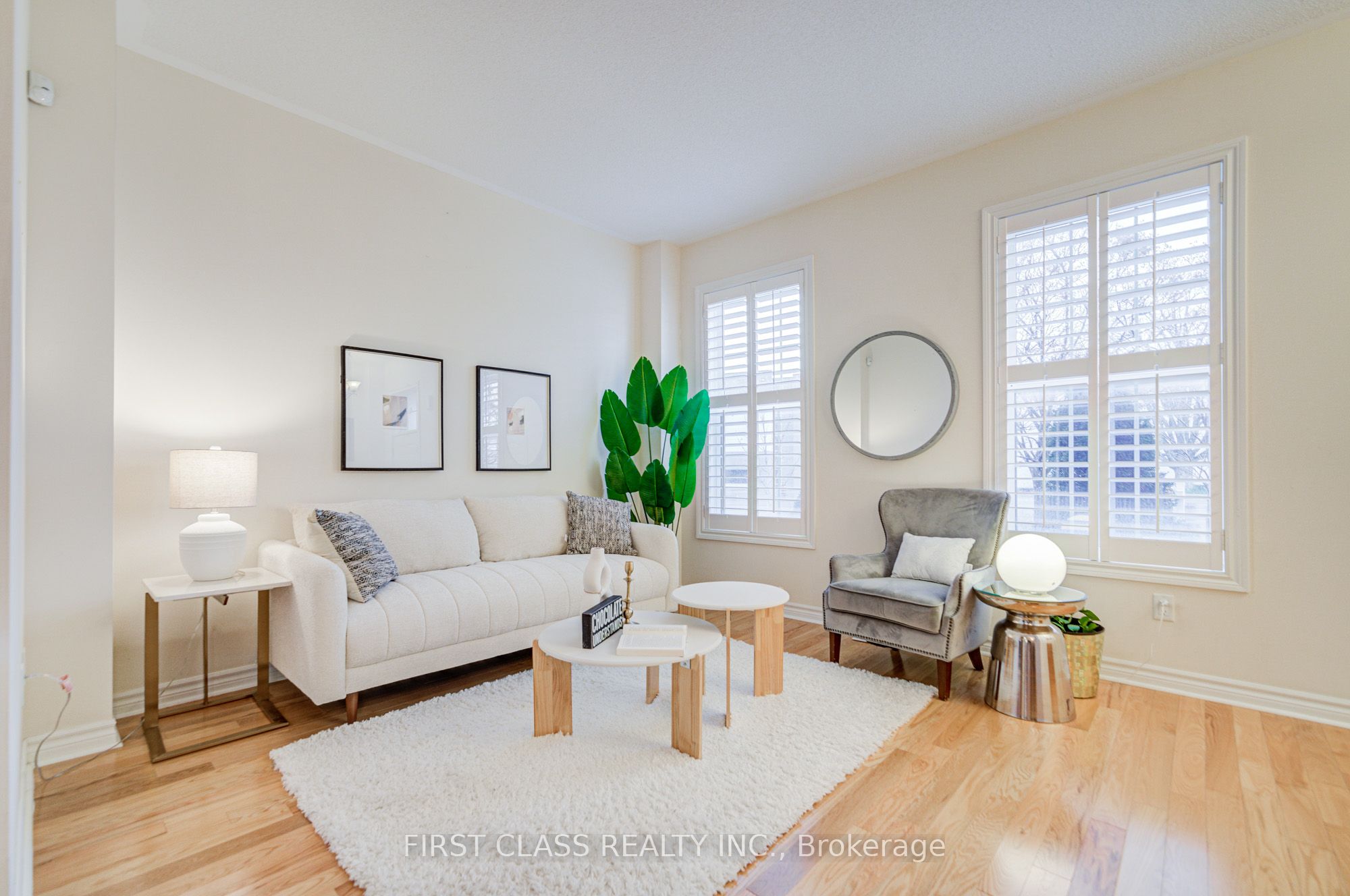 10501 Woodbine Avenue