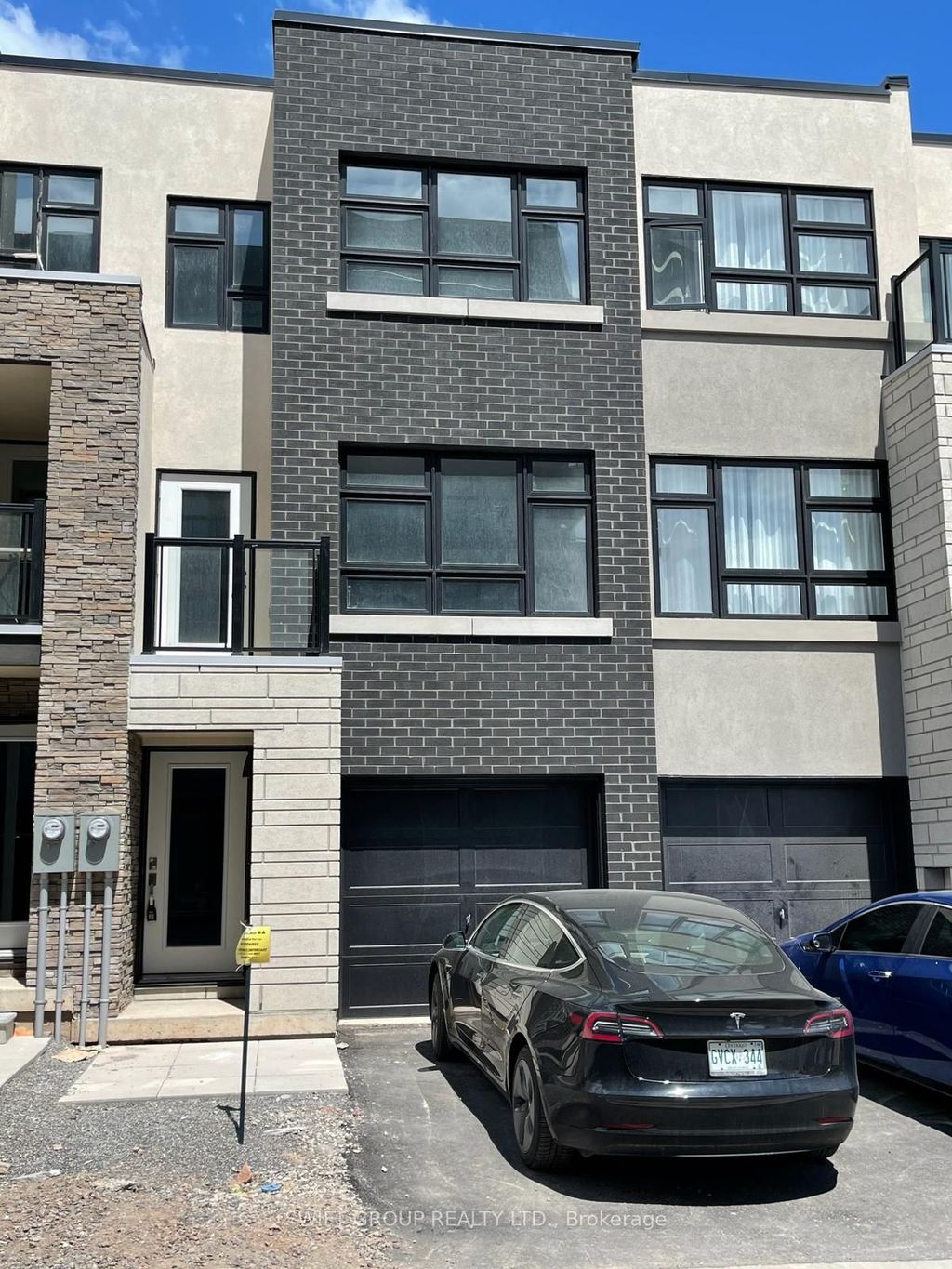 Photo of 1121 Cooke Boulevard #92, Burlington, ON L7T 0C4 (MLS # W13139444)