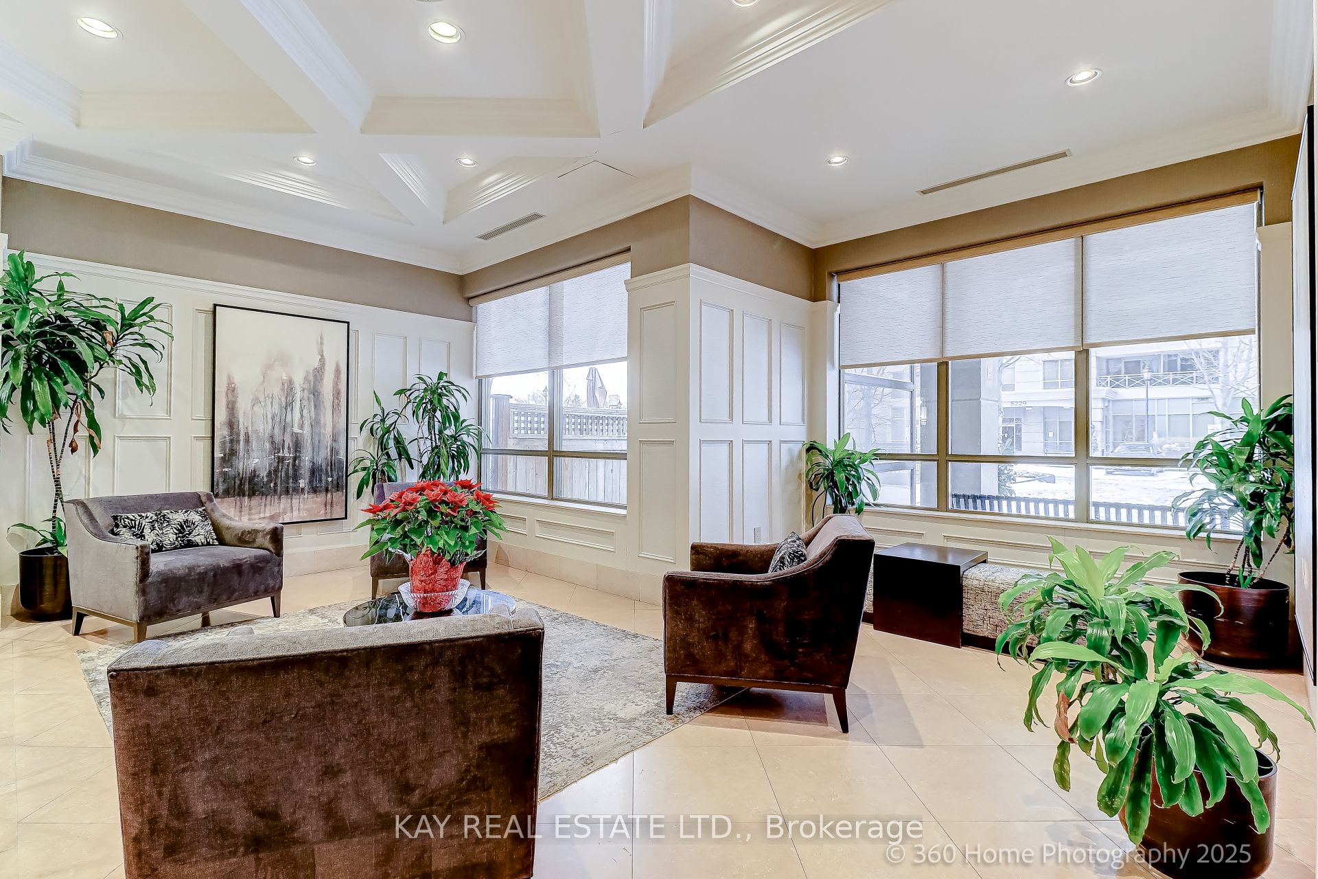 5233 Dundas Street W 1526