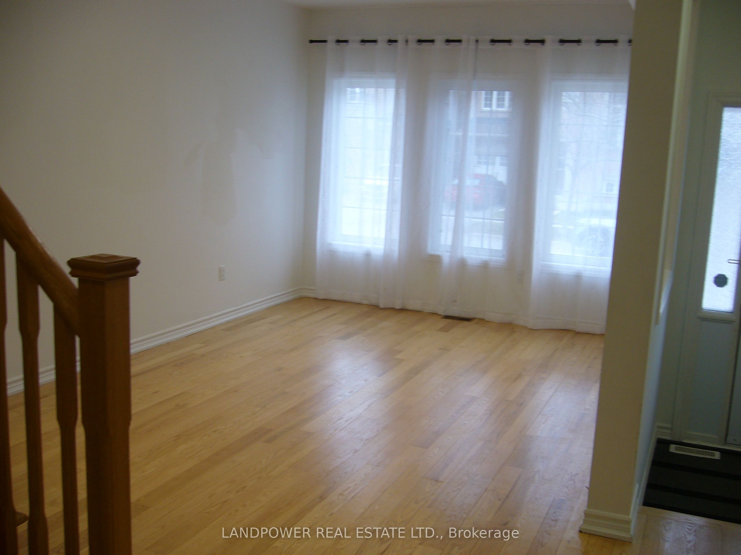 24 Hammersly Boulevard