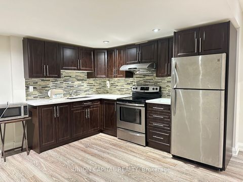 163 Elmwood Avenue Richmond Hill ON L4C 1L2