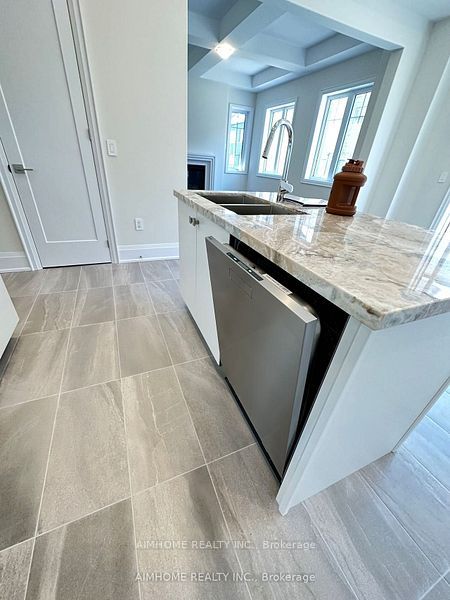 14 CINQUEFOIL Street 3