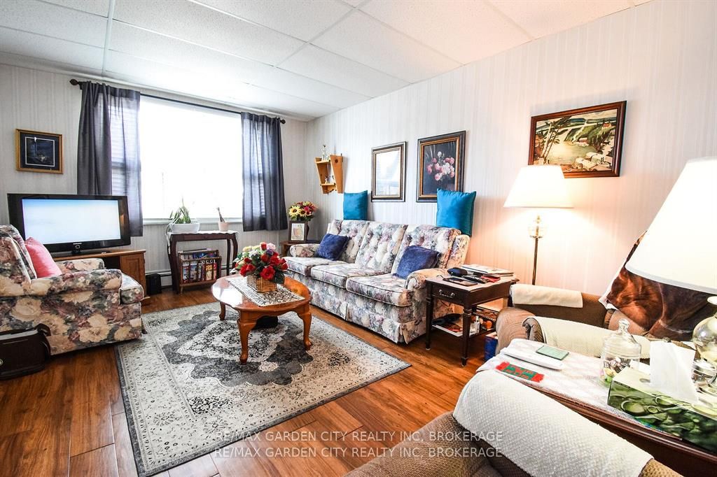 41 Rykert Street 105