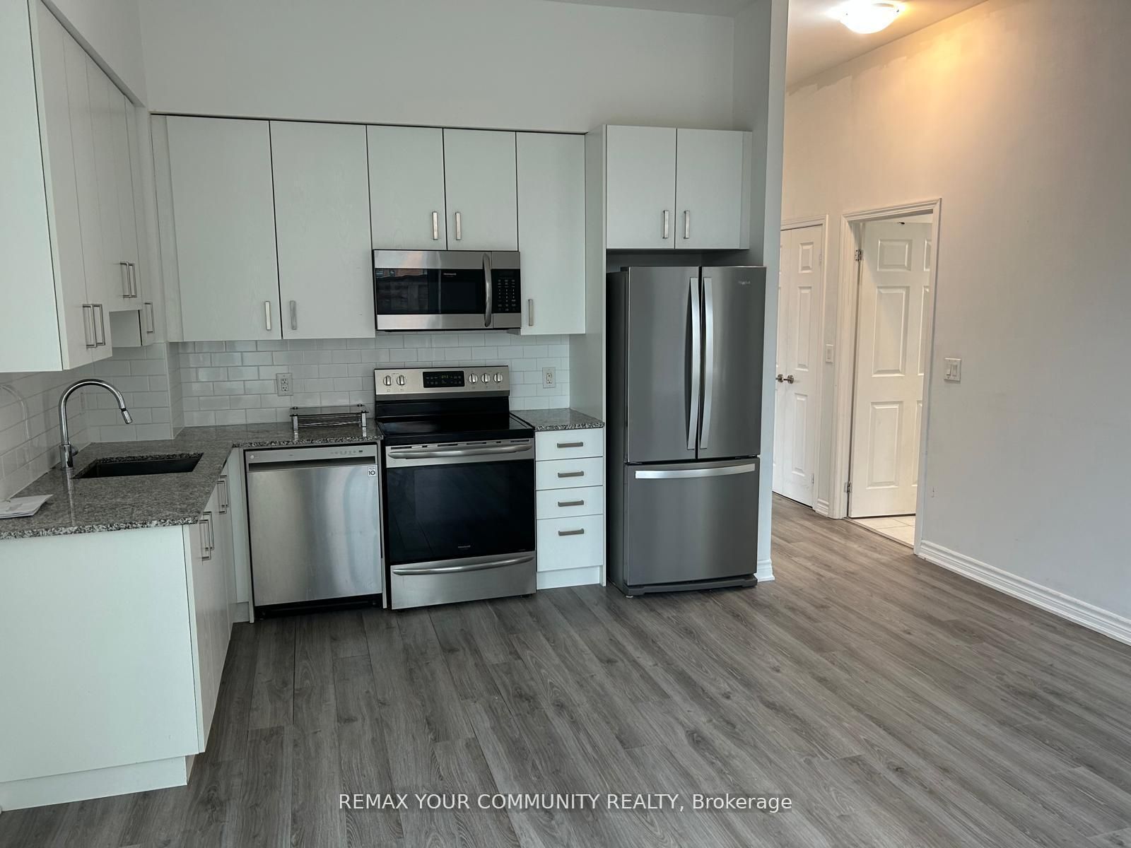 11611 Yonge Street 107