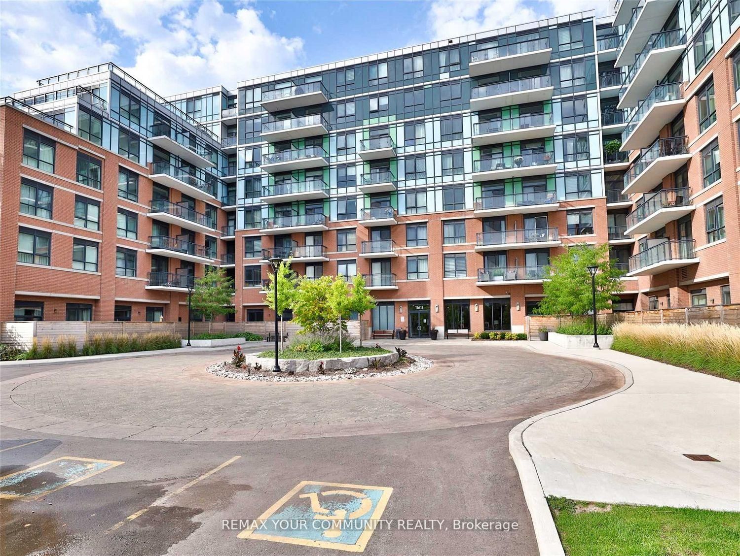 11611 Yonge Street 107