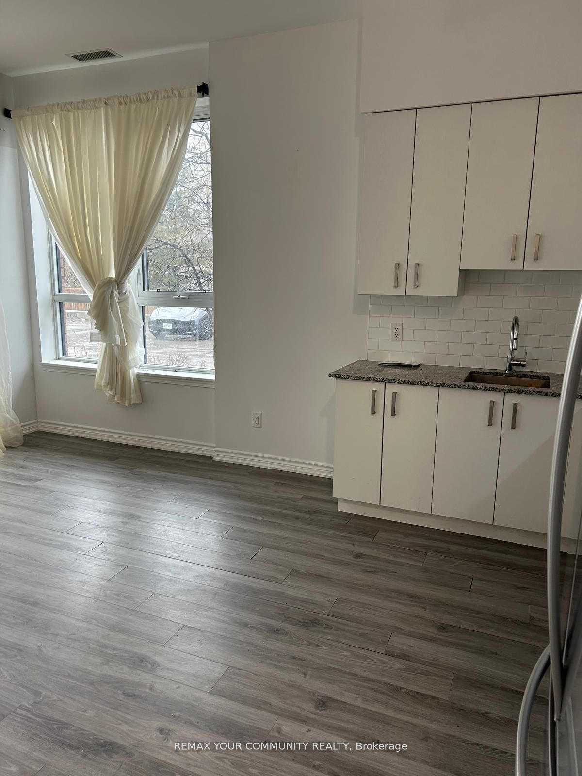 11611 Yonge Street 107