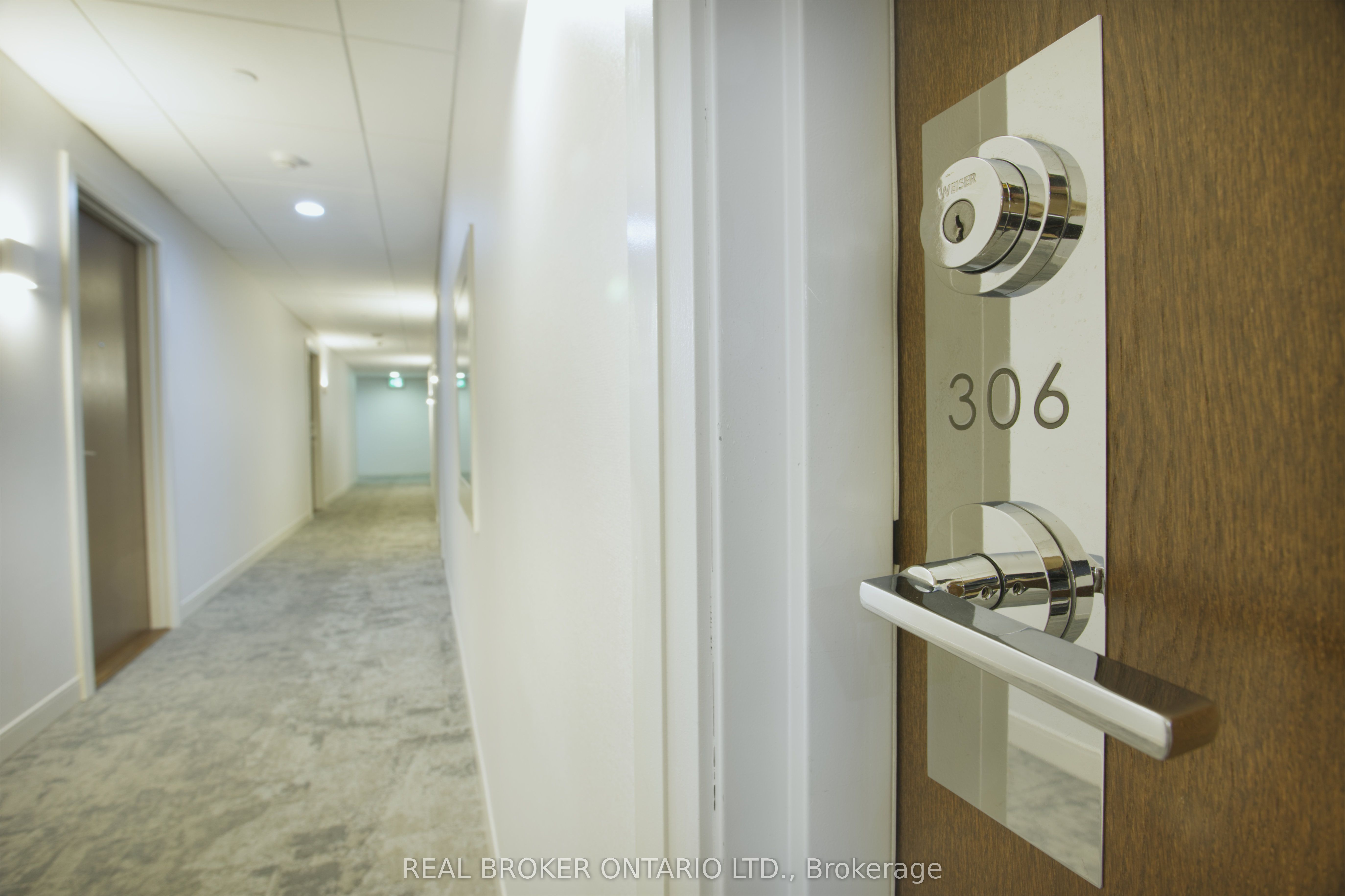 2560 Eglinton Avenue W 306