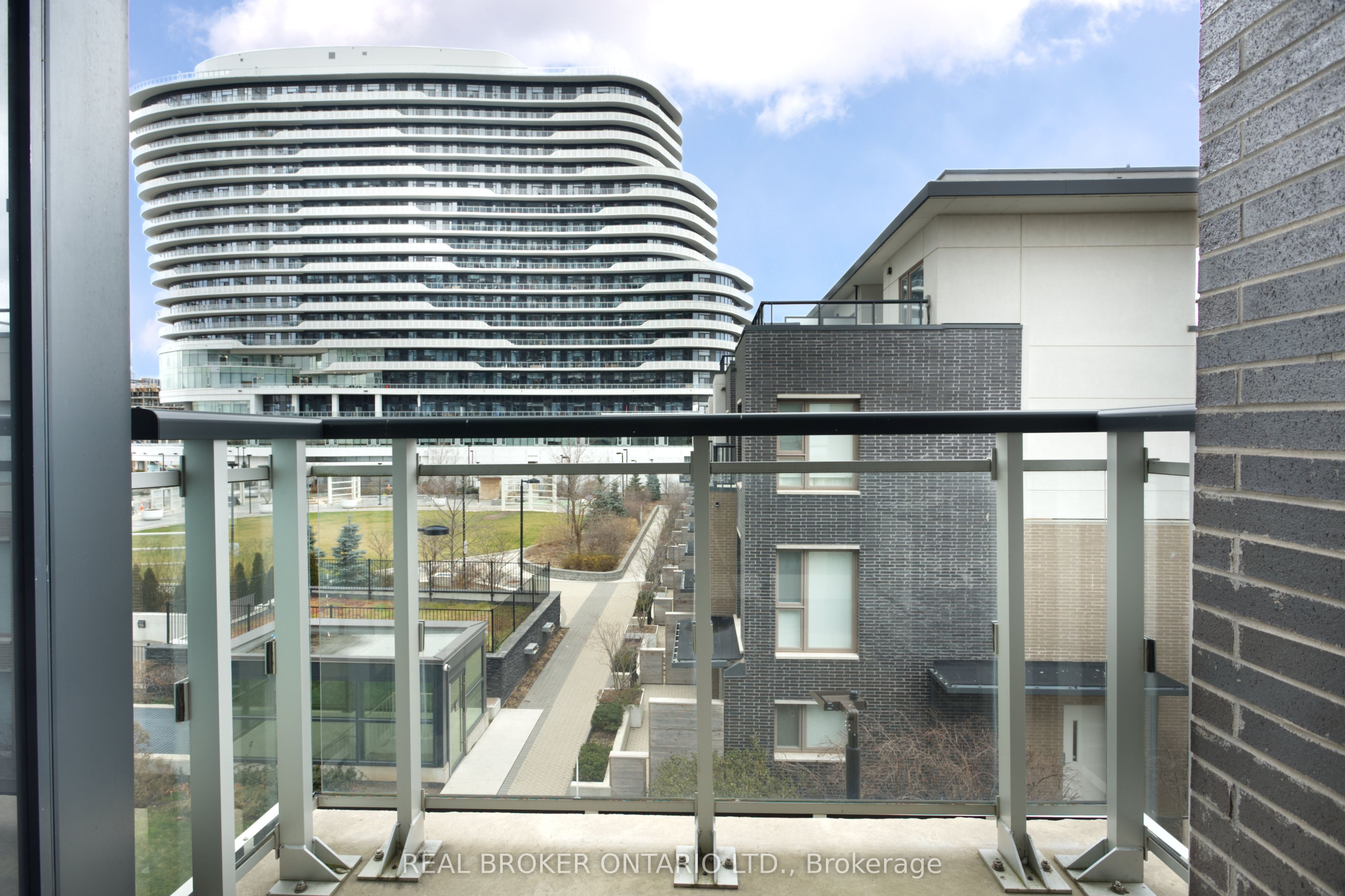 2560 Eglinton Avenue W 306