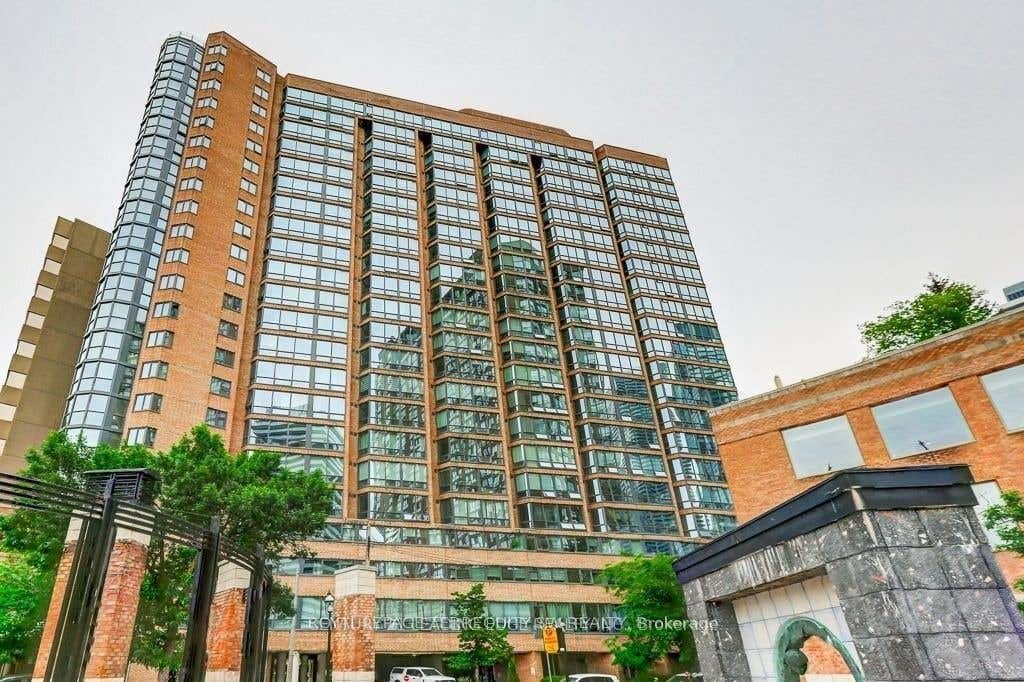 Photo of 1055 Bay Street #407, Toronto, ON M5S 3A3 (MLS # C13691970)