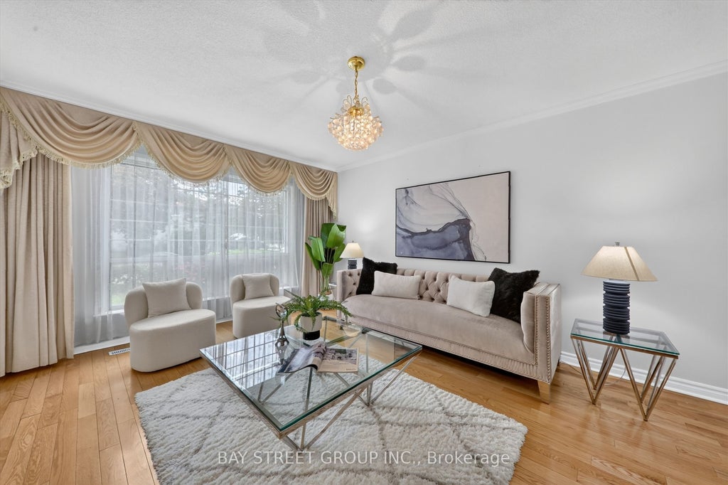 Photo of 95 TINETA Crescent, Toronto, ON M1S 2Y5 (MLS # E13703000)