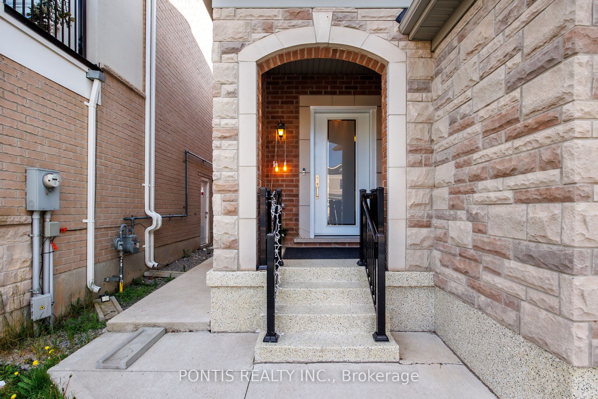 1172 Leger Way