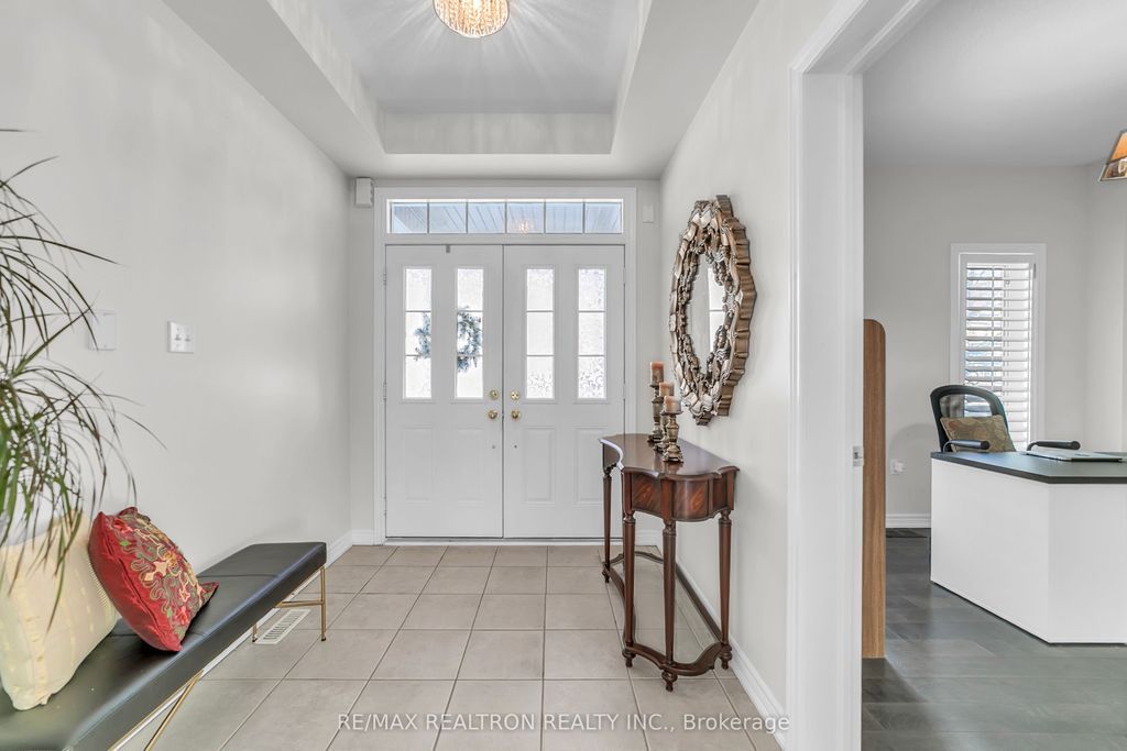 Photo of 46 Carness Crescent, Georgina, ON L4P 0B8 (MLS # N12715844)