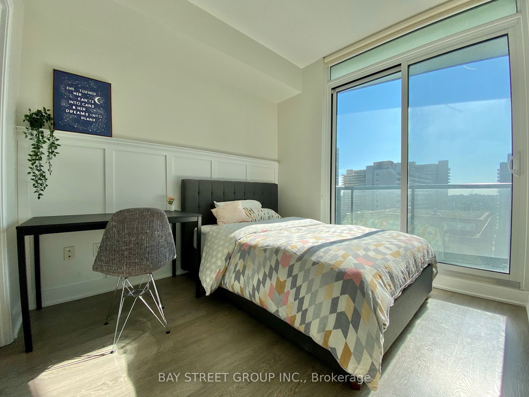 30 Roehampton Avenue 1405