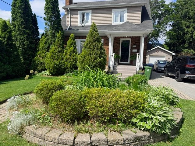 Photo of 14 Squires Avenue, Toronto, ON M4B 2R3 (MLS # E13511300)