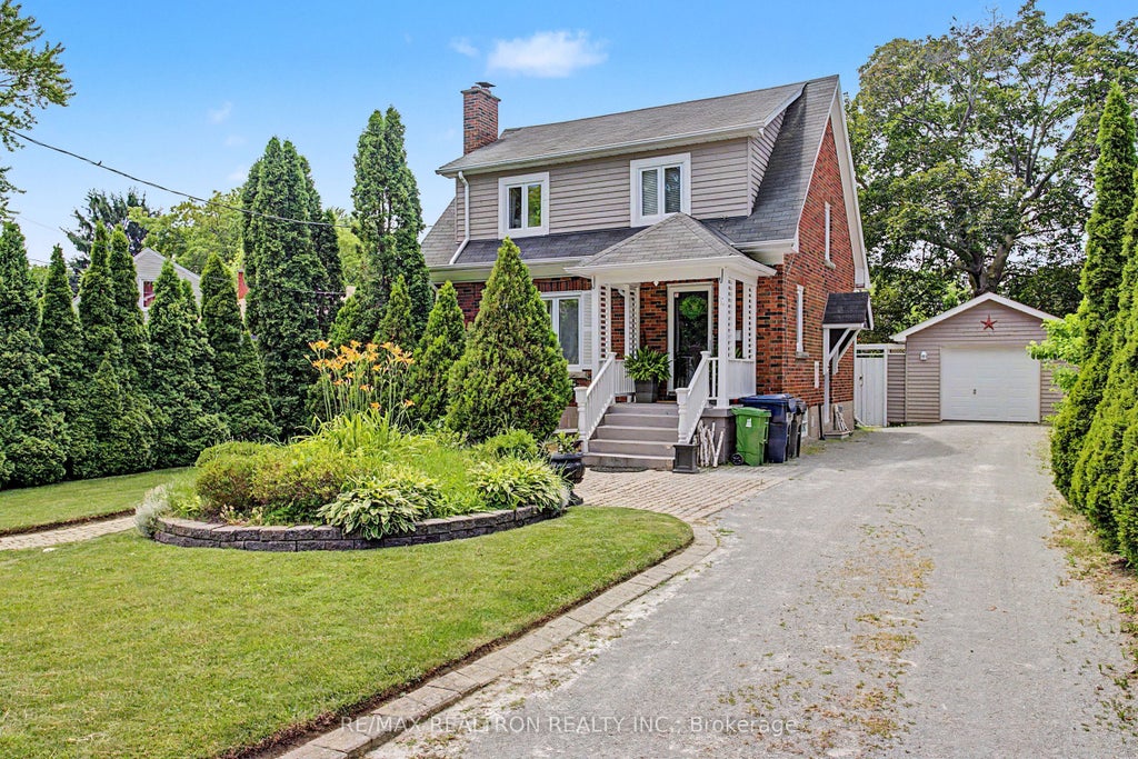 Photo of 14 Squires Avenue, Toronto, ON M4B 2R3 (MLS # E13511300)