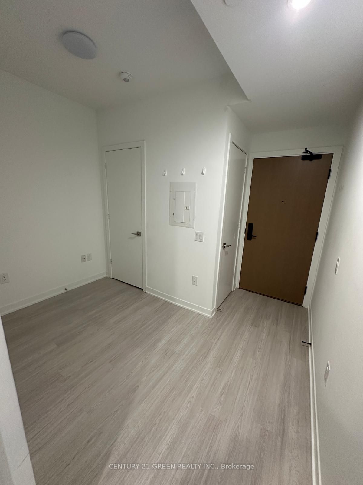 195 McCaul Street 414