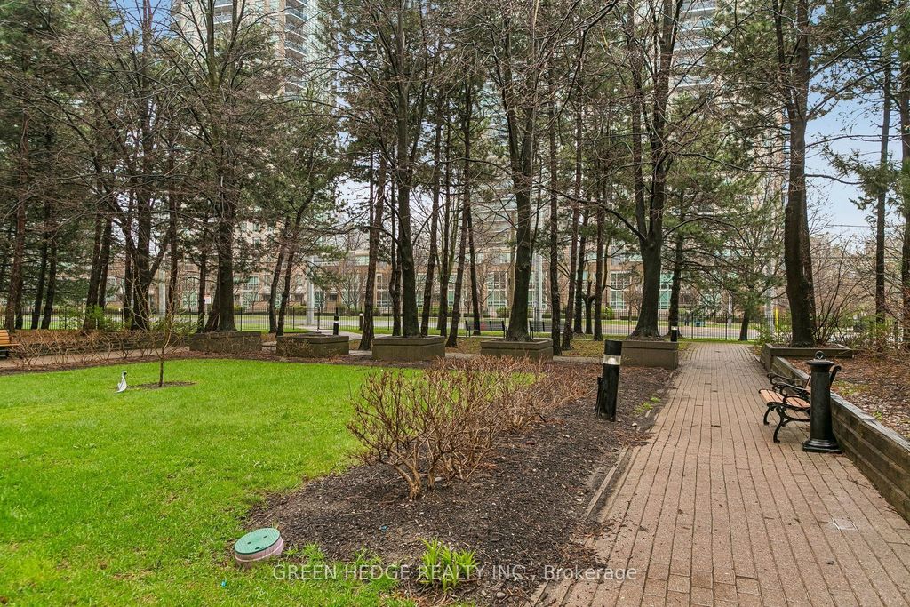 Photo of 3700 Kaneff Crescent #2102, Mississauga, ON L5A 4B8 (MLS # W13051072)