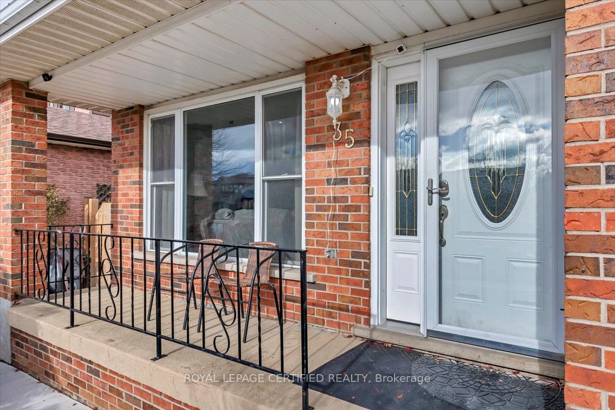 35 Trenholme Crescent