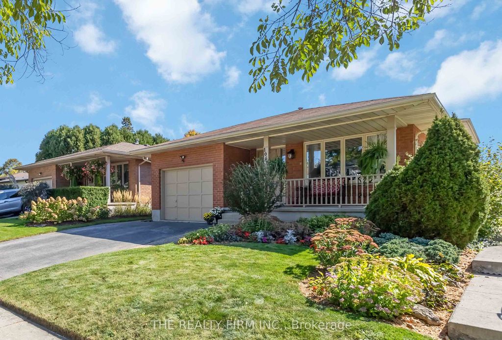 Photo of 1060 Guildwood Boulevard, London North, ON N6H 4G5 (MLS # X12506030)