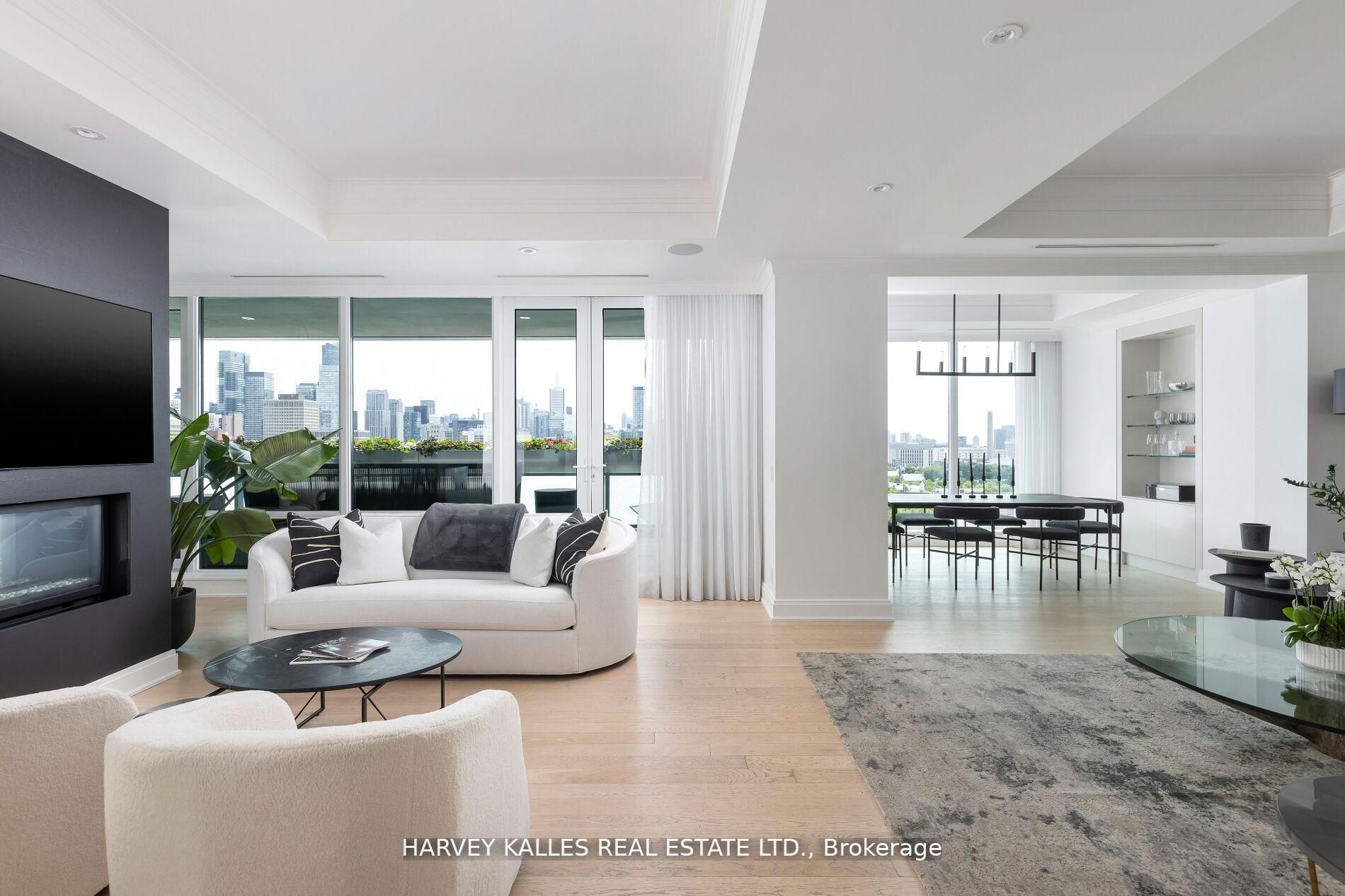 206 Bloor Street W 1202