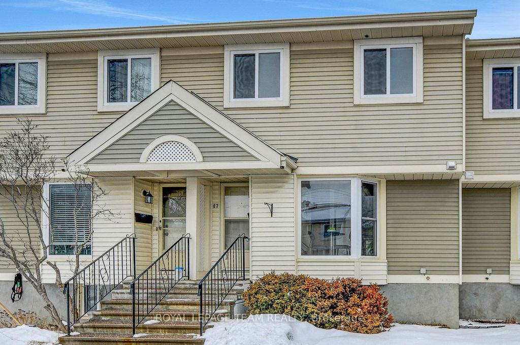 Photo of 47 Mcdermot Court, Kanata, ON K2L 3V5 (MLS # X12697920)