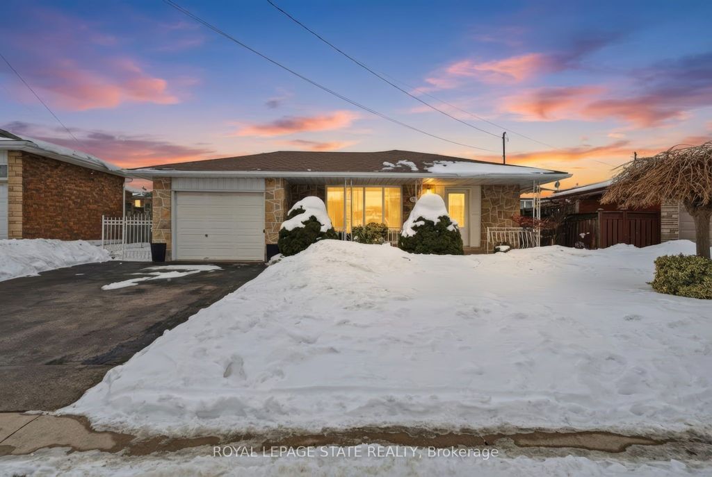 Photo of 156 Kentley Drive, Hamilton, ON L8E 1A7 (MLS # X12784816)