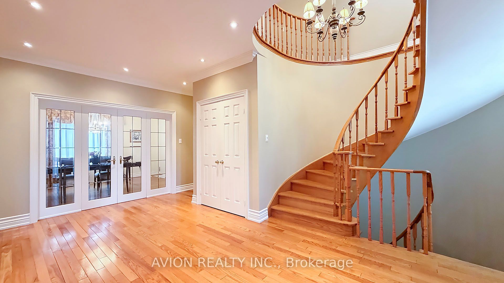 2068 Nipigon Drive
