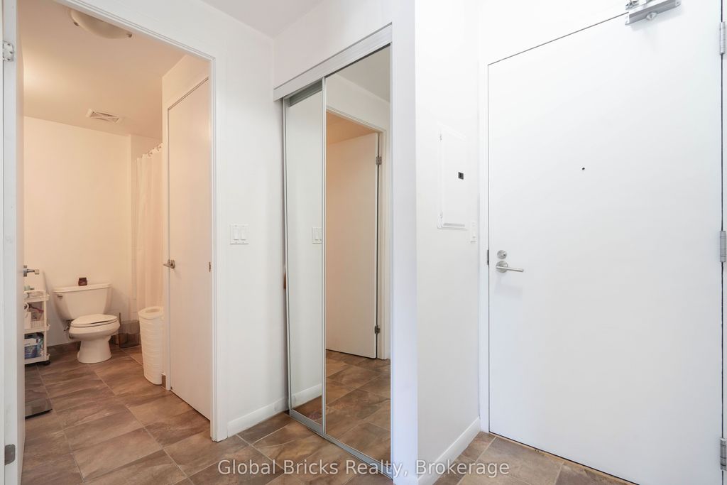 Photo of 215 Fort York Boulevard #215, Toronto, ON M5V 4A1 (MLS # C12750798)