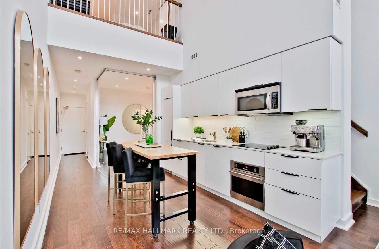 5 Hanna Avenue 108