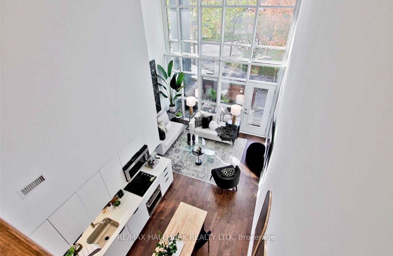 5 Hanna Avenue 108