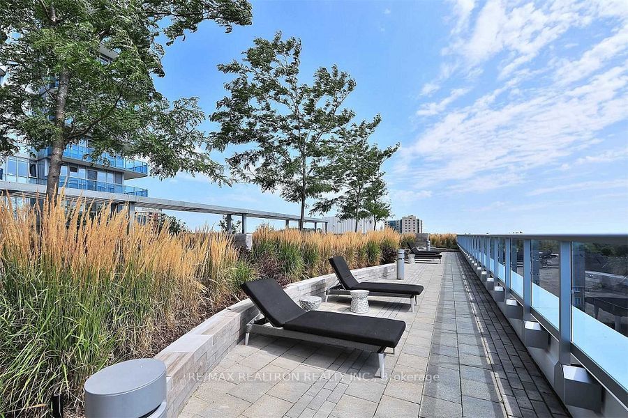 9471 Yonge Street 1621