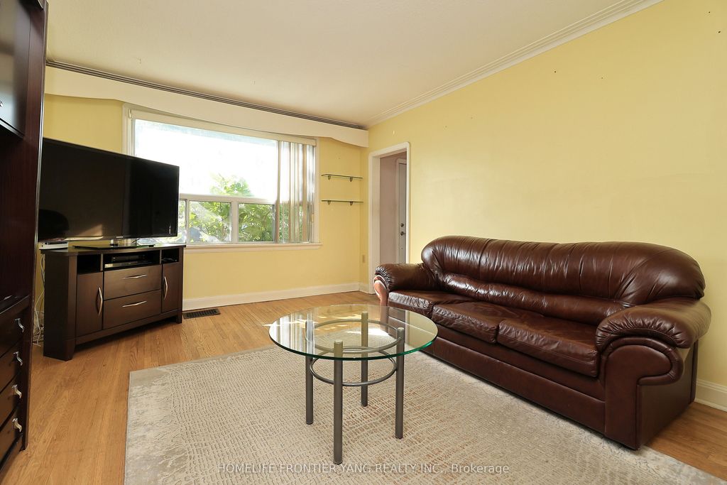 Photo of 66 Cartwright Avenue, Toronto, ON M6A 1T9 (MLS # W12406359)