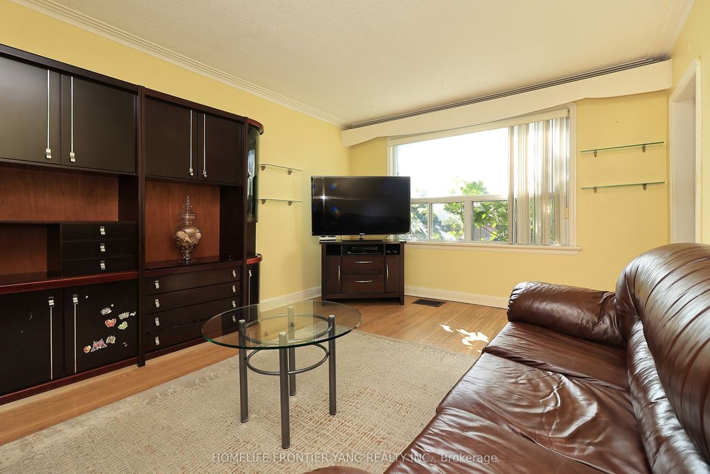 Photo of 66 Cartwright Avenue, Toronto, ON M6A 1T9 (MLS # W12406359)