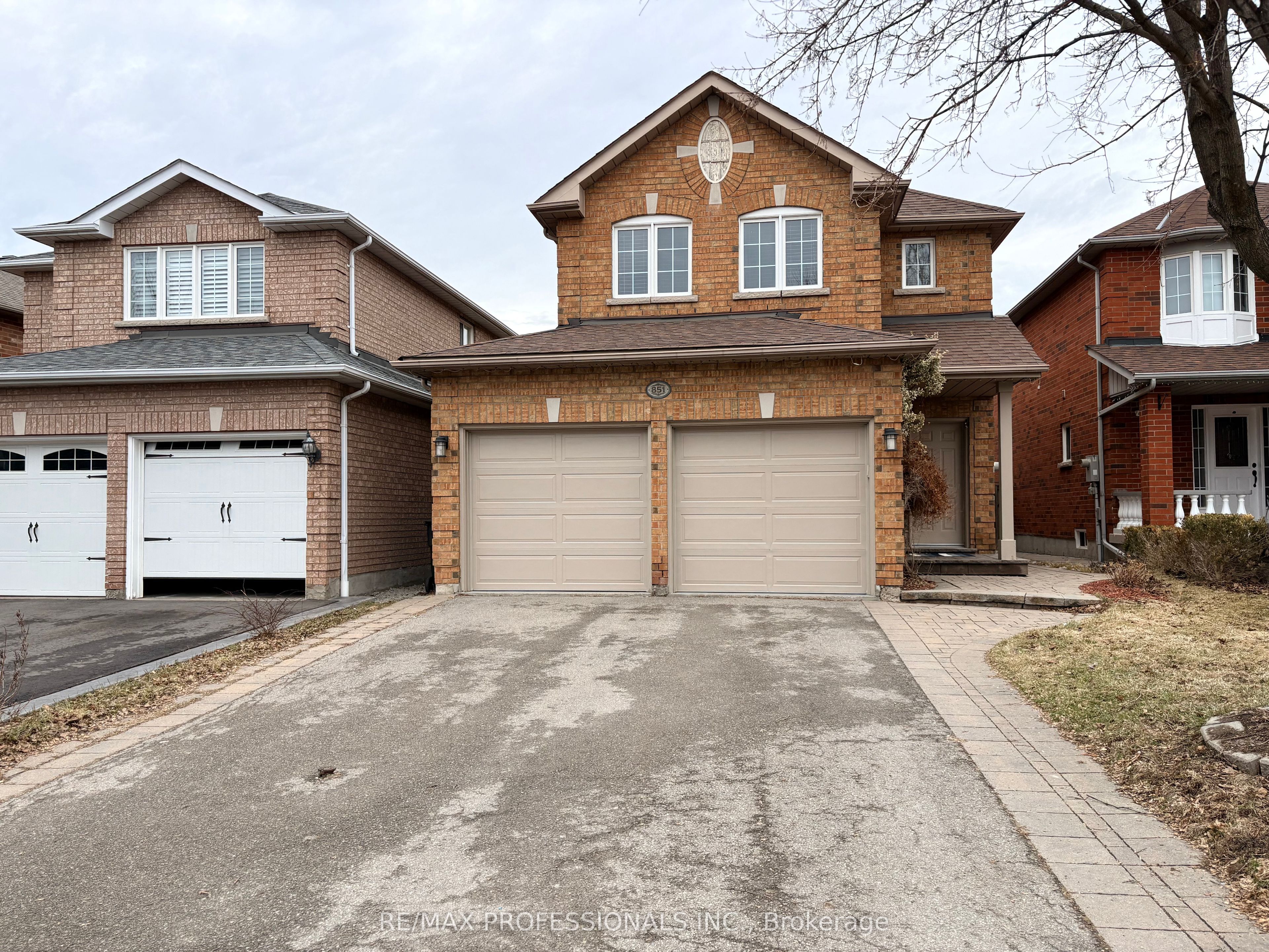 851 Clemens Crescent Lower Level