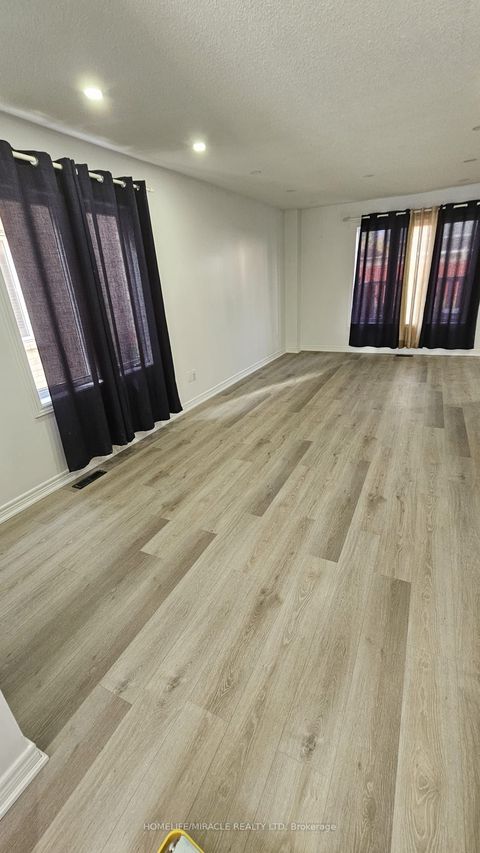 13 Prince Crescent Brampton ON L7A 2C8