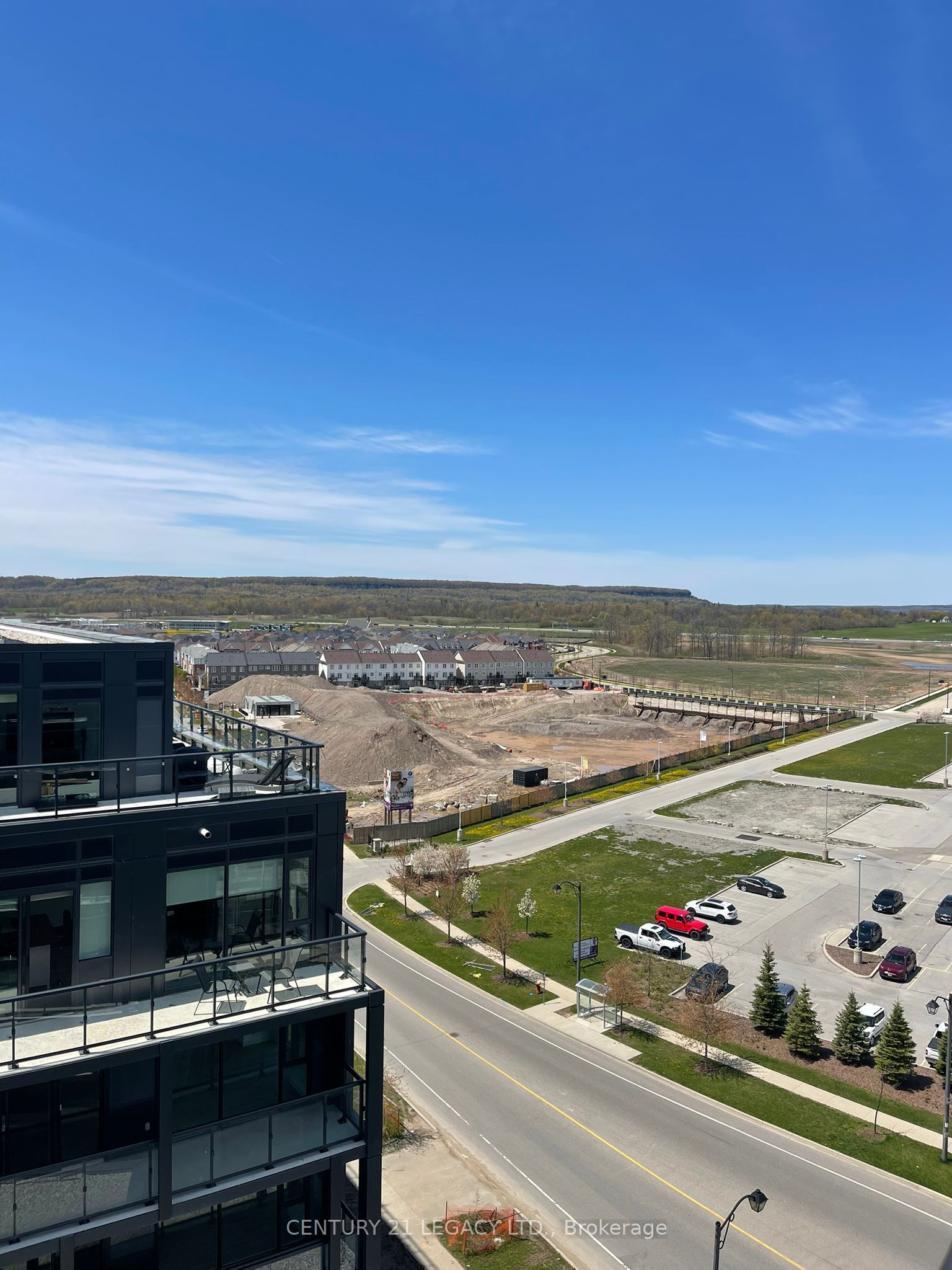 3200 Dakota Common N/A B1002