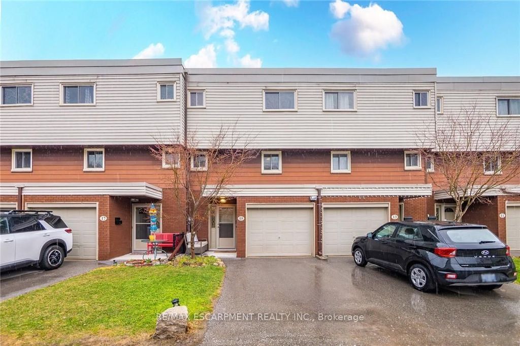 Photo of 23 Watsons Lane #15, Hamilton, ON L9H 5G9 (MLS # X12985976)