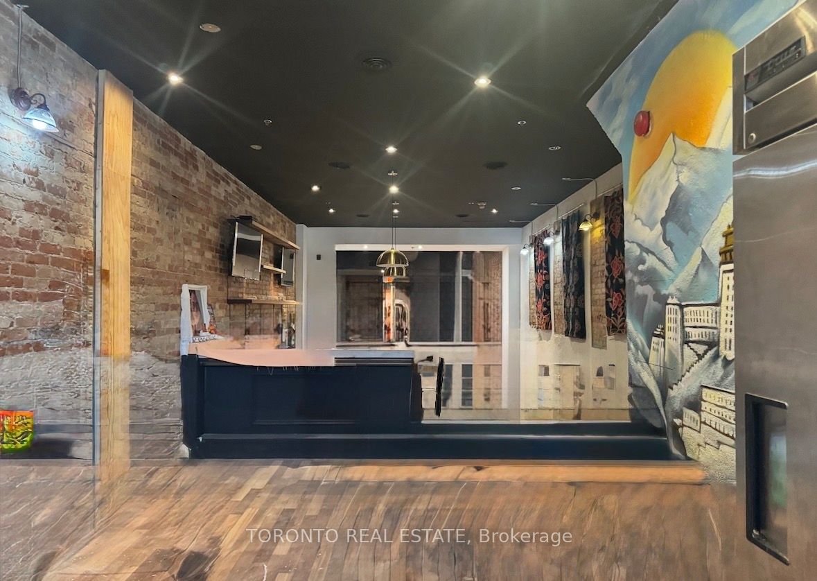 1378 Queen Street W