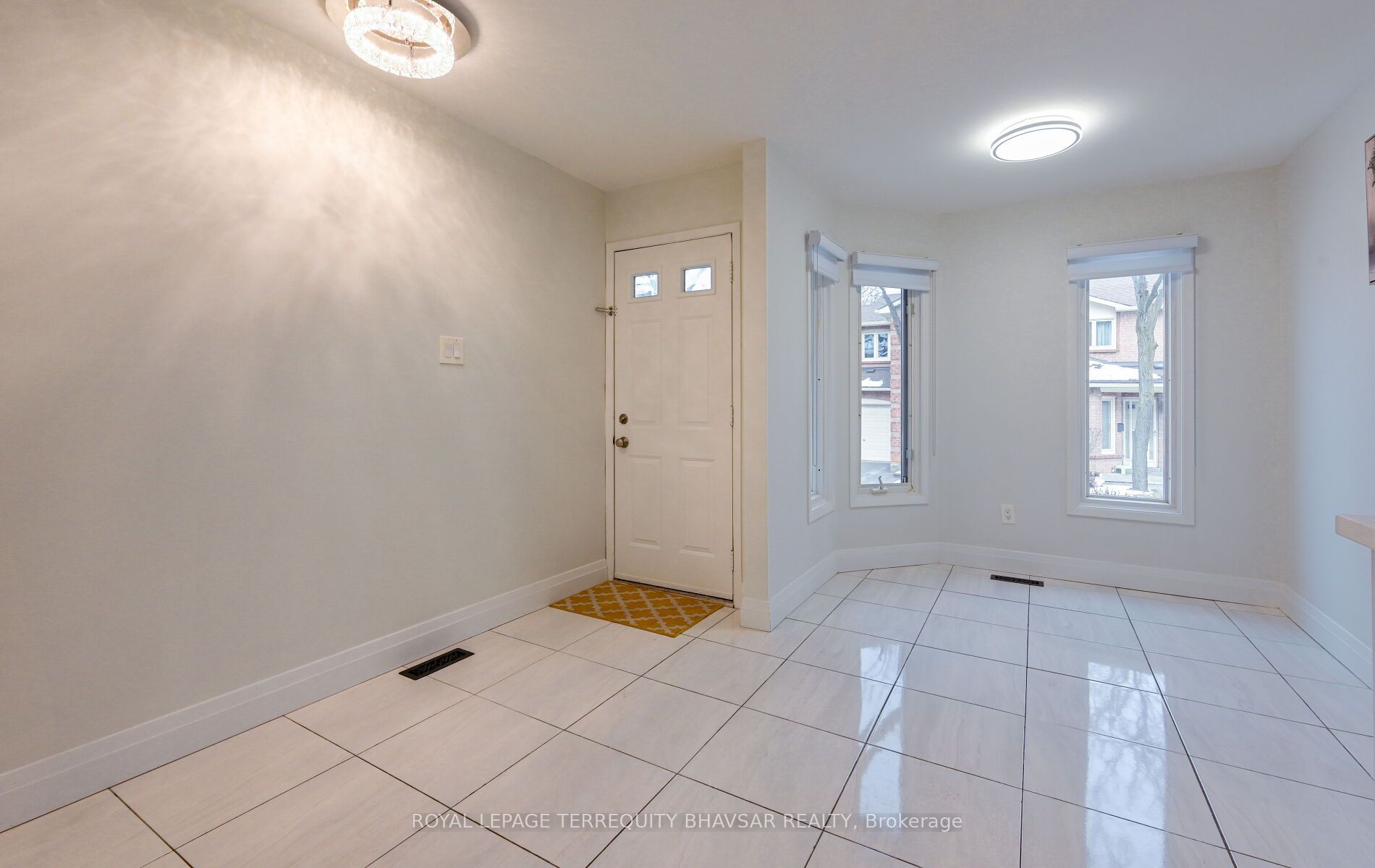 5020 Delaware Drive 12