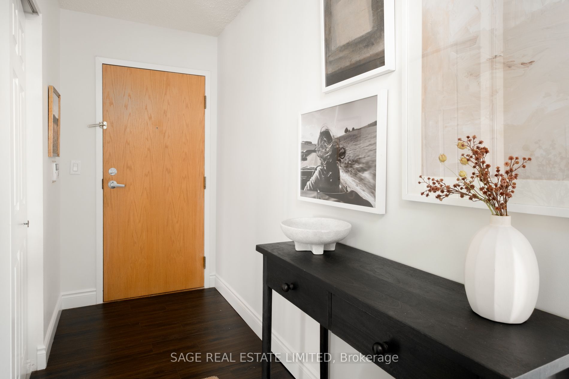 7 Concorde Place 401