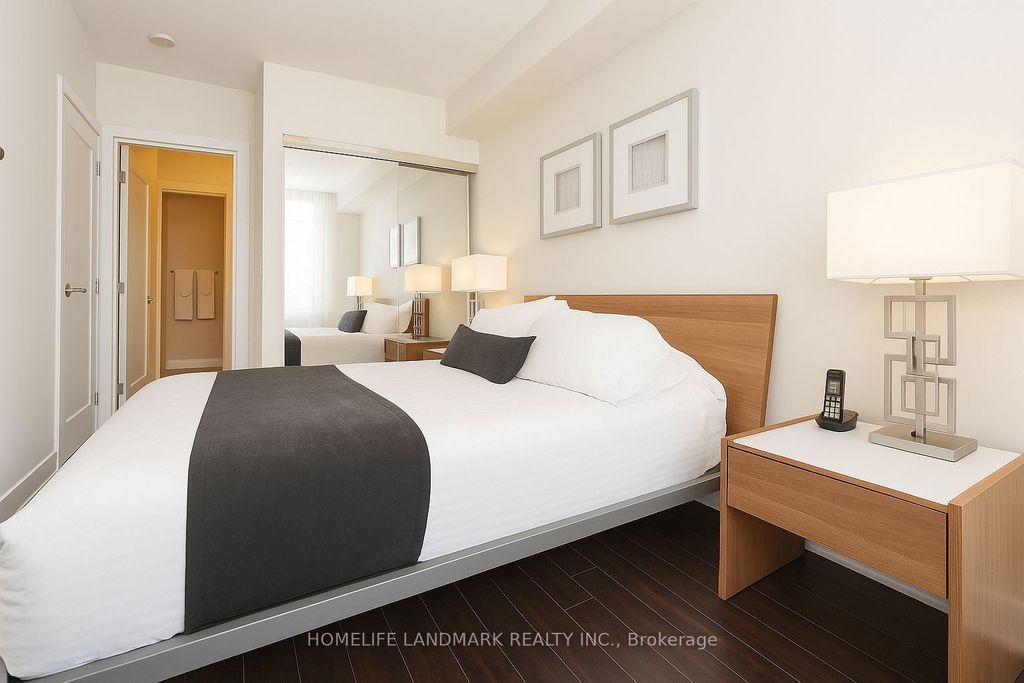 Photo of 300 Front Street W #1813, Toronto, ON M5V 0E9 (MLS # C12441950)