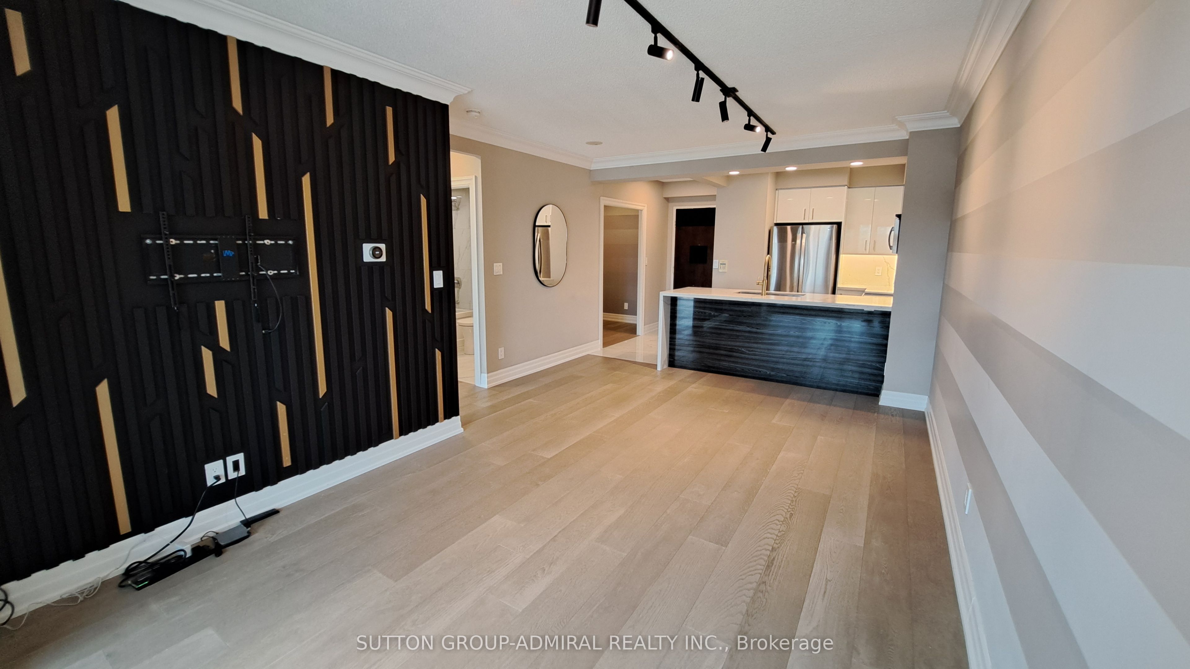 88 Promenade Circle #704