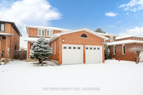 Photo of 99 Carmen Crescent, Vaughan, ON L4L 5P6 (MLS # N12668622)
