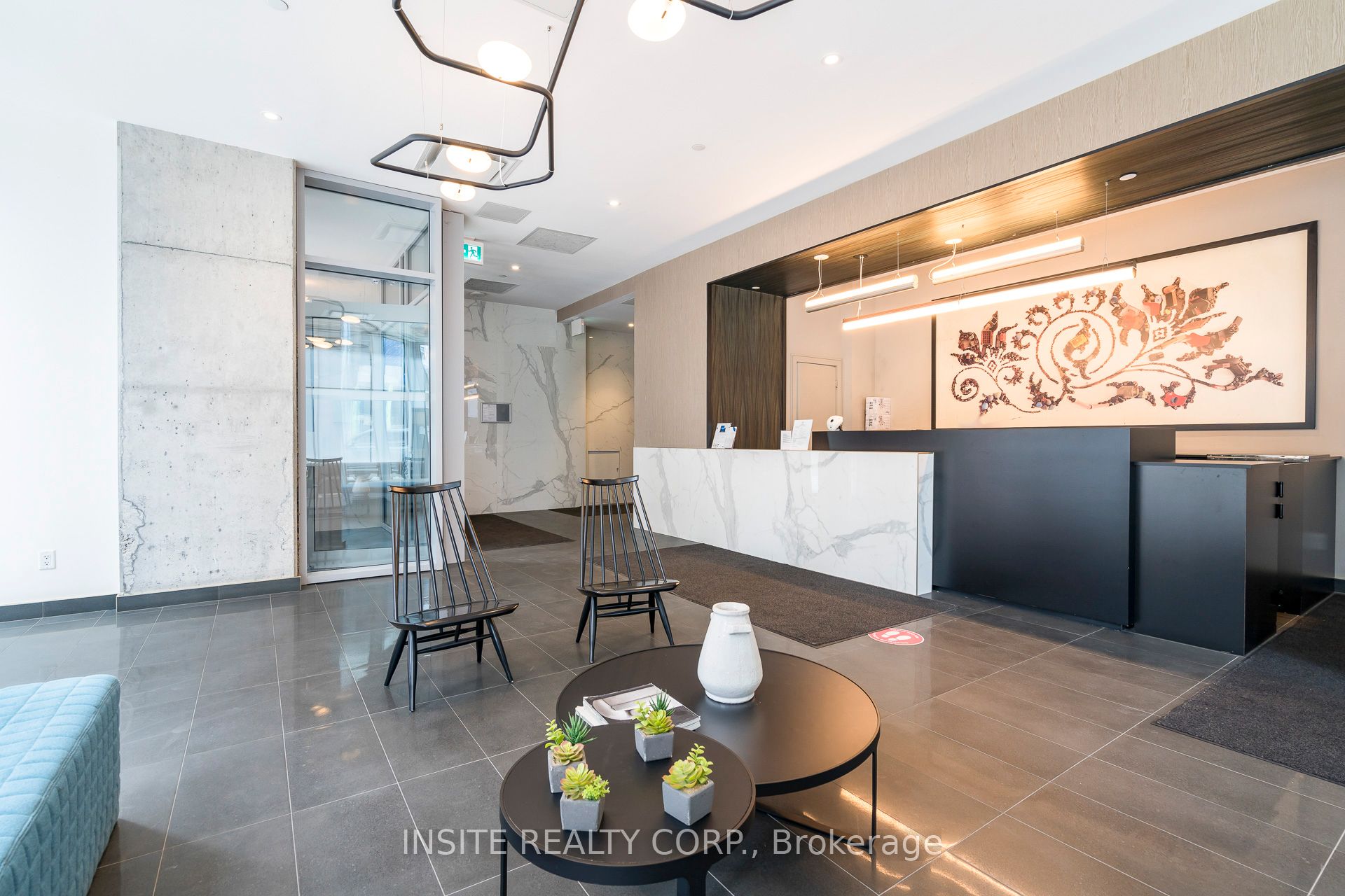 15 Baseball Place 806