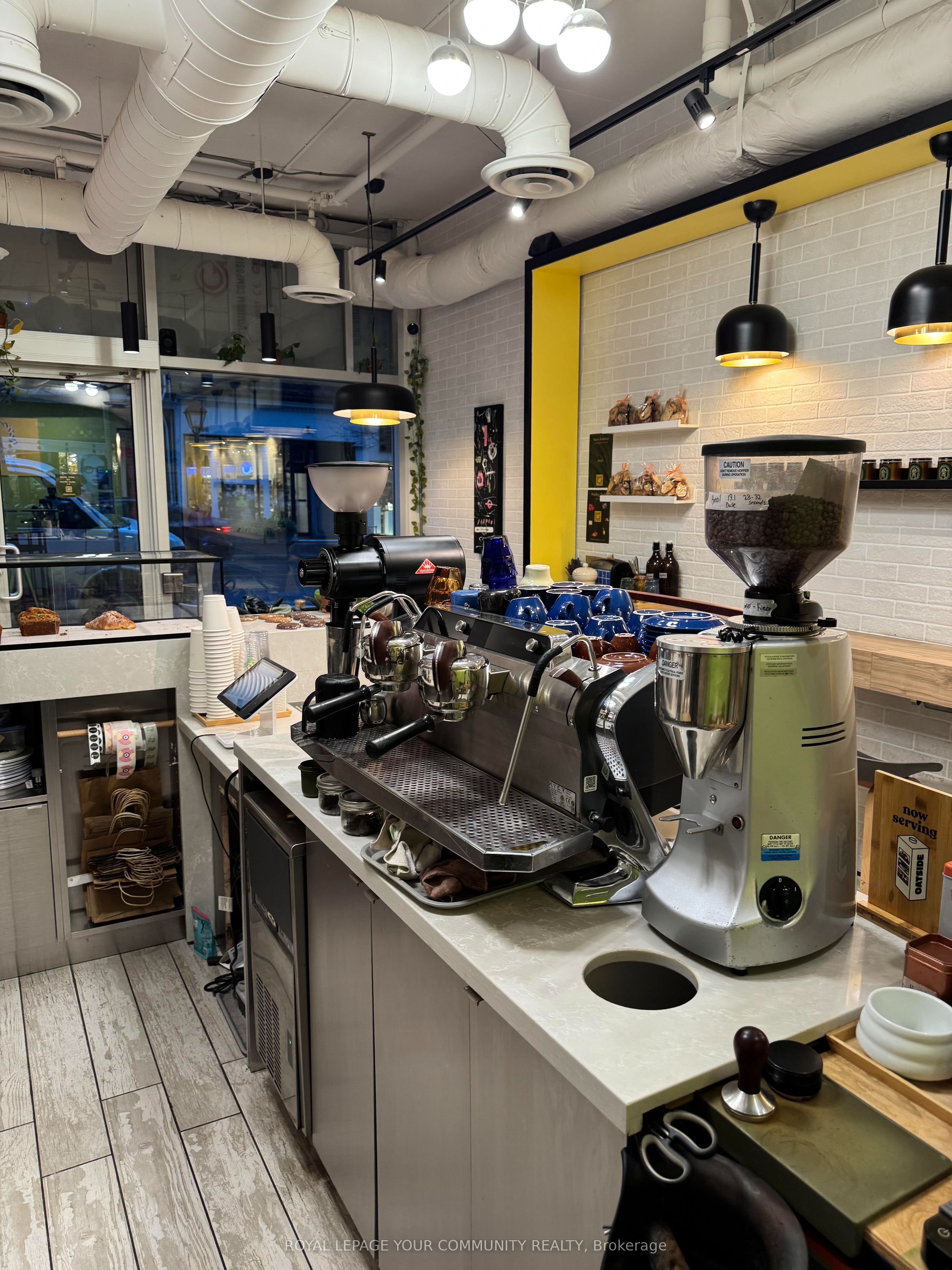 799 College Street 101