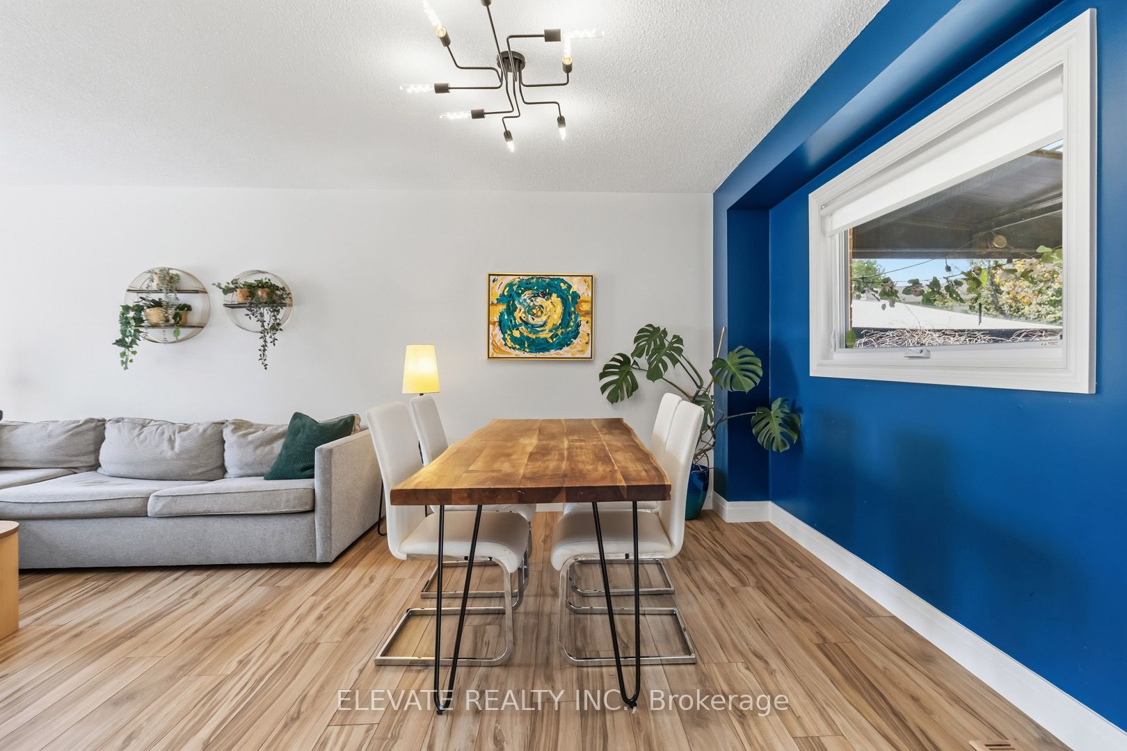 6220 Prairie Circle