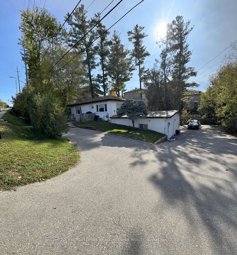 174 Mountainview Road N 2B Halton Hills ON L7G 3R1