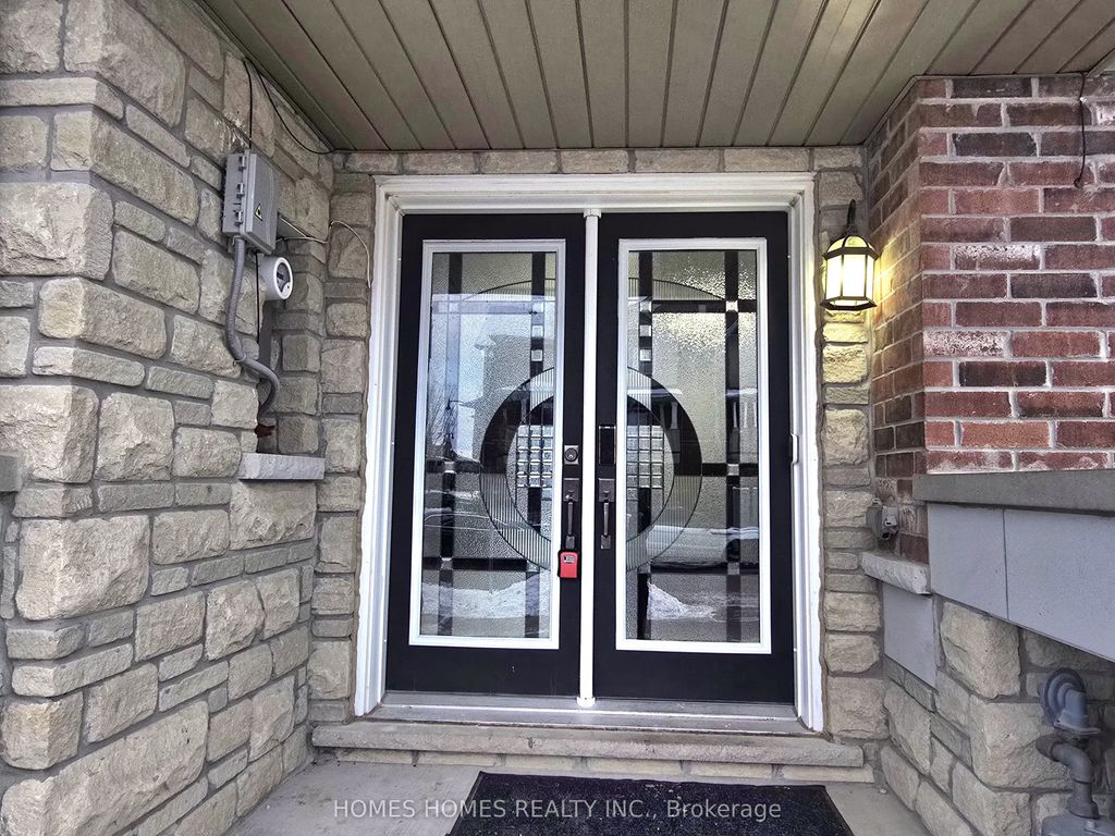 Photo of 170 Golden Springs Drive, Brampton, ON L7A 4N9 (MLS # W12631442)
